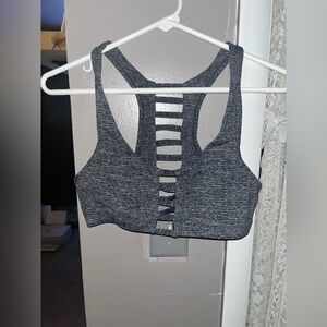 Victoria Secret PINK sports bra. No size listed however fits small. like new.
